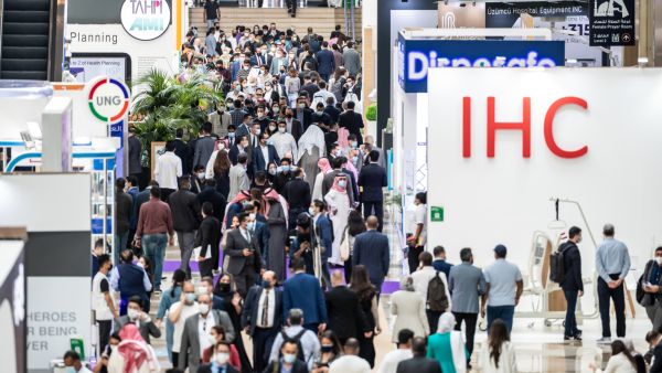 جائحة كوفيد-19 تحفز على زيادة الاستثمار في التقنيات النسائية، وفقاً لخبراء معرض آراب هيلث 2022