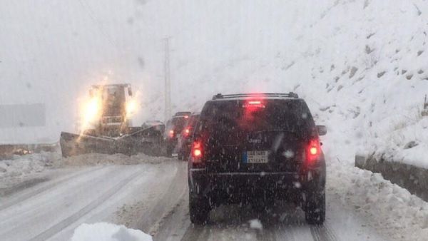 تساقطت الثلوج في لبنان على ارتفاعات منخفضة وصلت إلى 600 متر