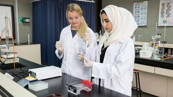 خلال الحدث جامعة أبوظبي والمؤسسة الدولية لإدارة المخاطر والسلامة توقعان مذكرة تعاون