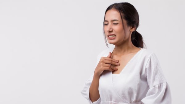 تأثير التدخين على الارتجاع المعدي المريئي