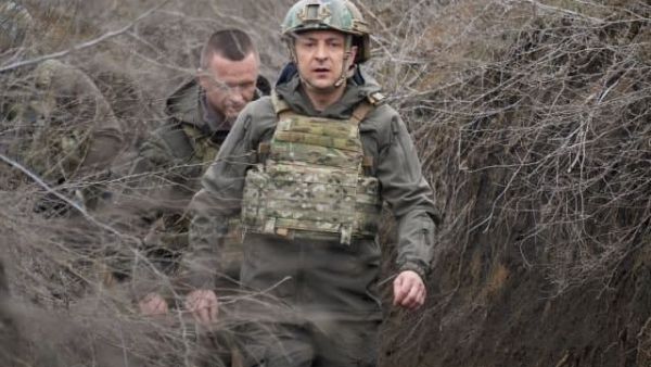 زيلينسكي يقترح إعلان حالة الطوارئ في البلاد