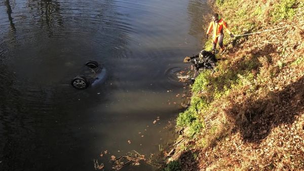 قناة نانت - بريست وسط بونتيفي شمال غربي فرنسا