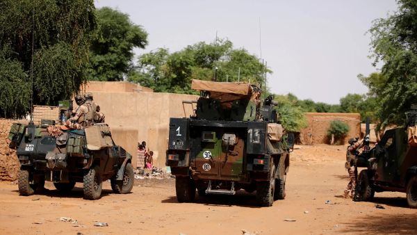 مقتل 8 جنود ماليين في اشتباكات مع مسلحين