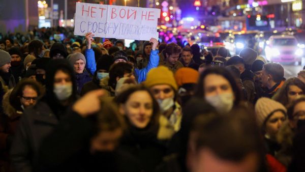 تظاهرات في روسيا مناهضة للحرب على أوكرانيا