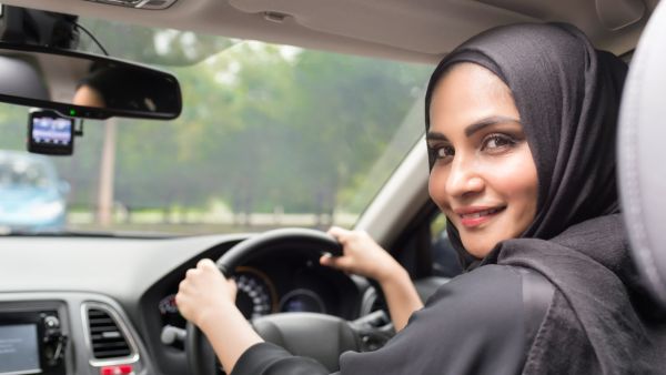 نصائح للمرأة السعودية عند قيادة السيارة