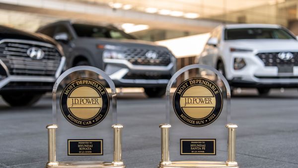 هيونداي سوناتا Sonata الأكثر موثوقية بين السيارات متوسطة الحجم. حسب دراسة جاي دي باور لاعتمادية السيارات: هيونداي سانتا في وسوناتا "الأكثر موثوقية"