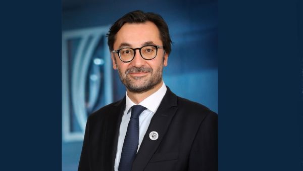 بنك الإمارات دبي الوطني يكشف عن توقعاته للاستثمارات العالمية لعام 2022