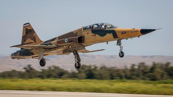 مقاتلة ايرانية