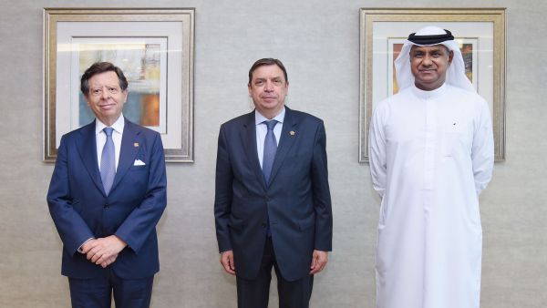 الإمارات للشحن الجوي تستضيف وفداً وزارياً من إسبانيا