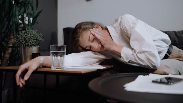 طبيب البوابة: هل صداعك ناتج عن عدوى أوميكرون؟
