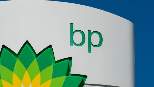 BP Shares Plunge After Announcing Selling $14bn Stake in Russian Rosneft
