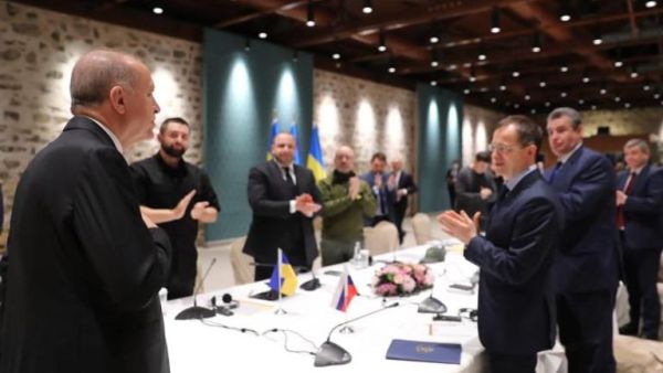 استقبل أردوغان المفاوضين ودعاهم إلى "وضع حد لهذه المأساة" استقبل أردوغان المفاوضين ودعاهم إلى "وضع حد لهذه المأساة"