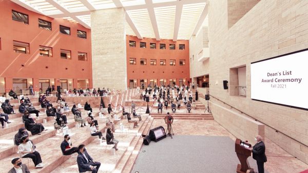 خلال الحدث جامعة كارنيجي ميلون في قطر تحتفي بالمكرّمين على لائحة العميد لخريف 2021