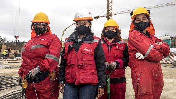 ACCIONA Marks a Milestone in the Construcction Industry With the Raising of a Building Using Women-only Labor