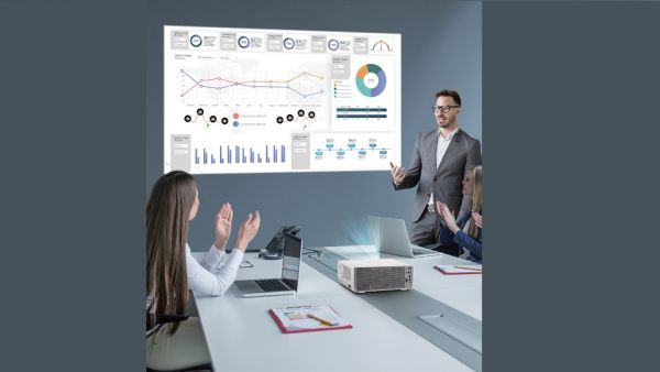 عقد الاجتماعات أصبح أكثر سهولة مع LG PROBREAM