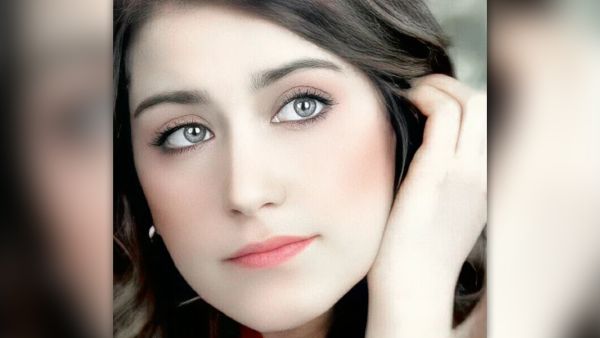 Hazal Kaya's Belly Dances in Netflix Series (Video) 