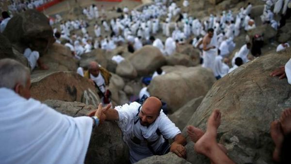 حجاج في أحد مواسم الحج بالسعودية