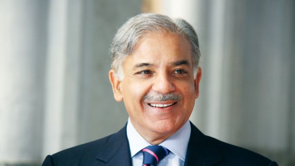 شهباز شريف يقدم اوراق ترشحه