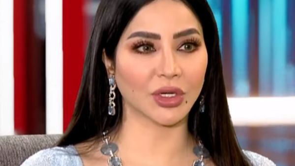 لجين عمران تتألق بـ "فستان باللون السماوي".. وإكسسوارت ضخمة