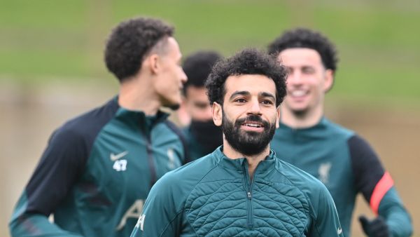 شكوك حول مشاركة محمد صلاح مع ليفربول منذ البداية أمام بنفيكا