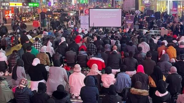 أول مرة في تاريخ إمريكا: إقامة صلاة التراويح في نيويورك تايم سكوار