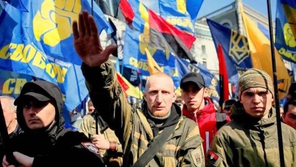  فيتالي بارباش أولكسندروفيتش، وهو يهودي أوكراني قاتل مع الجنود المسيحيين في مصنع أزوفستال