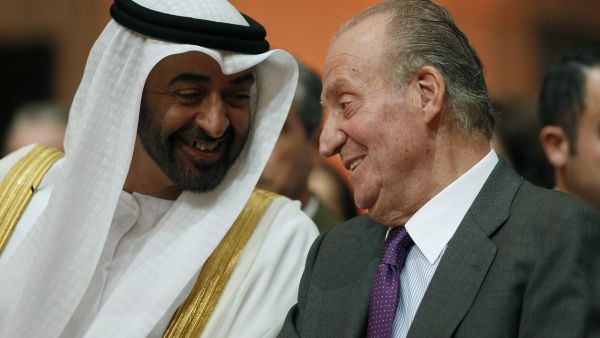 بعد عامين بمنفاه .. ملك إسبانيا السابق يزور بلده