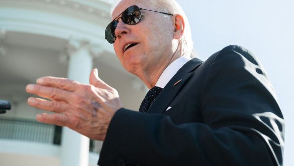 قال بايدن للصحافيين: «لن نرسل لأوكرانيا أنظمة صواريخ قادرة على بلوغ روسيا»