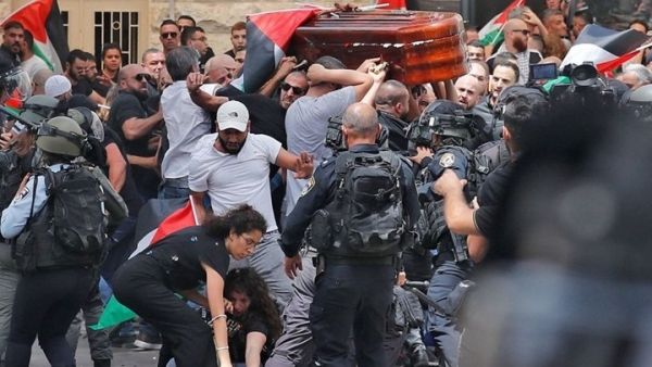 نواب أمريكيون يحضون إف بي آي على التحقيق بمقتل أبو عاقلة