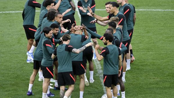 جانب من تدريبات ليفربول الاستعدادية لنهائي دوري أبطال أوروبا (المصدر: أ ف ب)