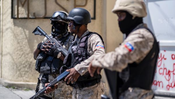 عناصر من شرطة هايتي