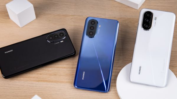 هاتف HUAWEI nova Y70 أربعة أسباب تجعلنا نحب هاتف HUAWEI nova Y70 أحدث هاتف من هواوي مع أطول عمر للبطارية