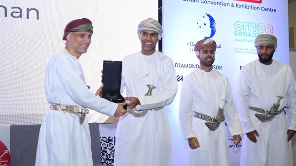 خلال الحدث مركز بيانات Ooredoo يفوز بجائزة ’كومكس للتميز التقني‘