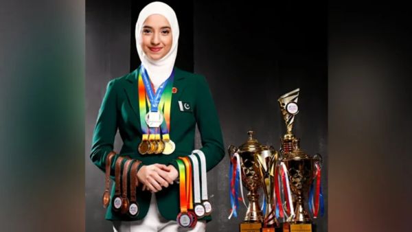 إيما عالم تفوز ببطولة العالم في القراءة السريعة 