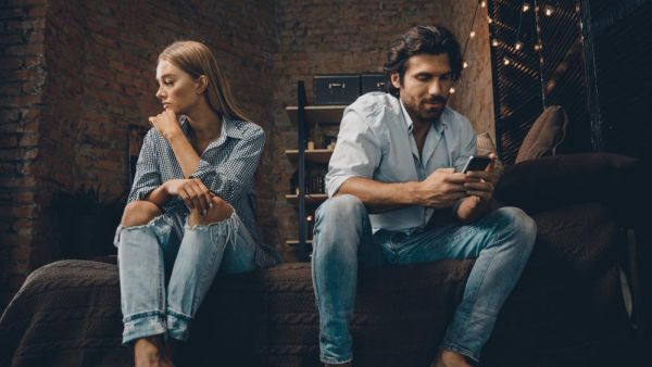 علاقات البوابة: اسأل نفسك هذه الأسئلة قبل الانفصال