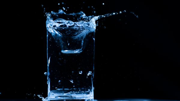 كيف تختار مياه الشرب الأكثر صحة لك؟ 