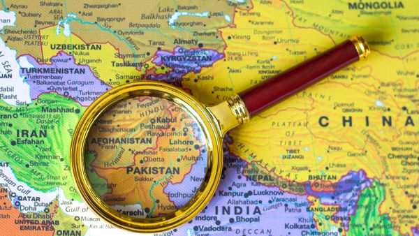 Saudi Arabia provided $3 billion deposits to the State Bank of Pakistan in December 2021. (Shutterstock) How GCC Is Lending Pakistan a Lifeline Rope