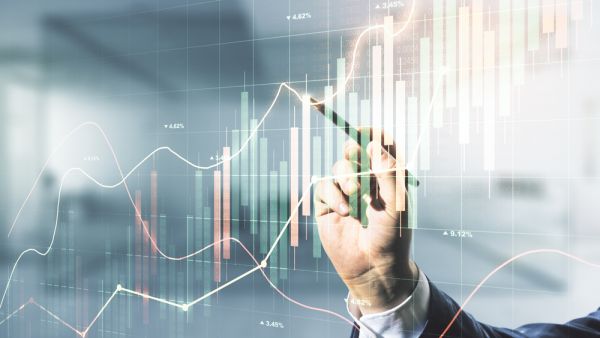 بعد انتشار النصب والاحتيال.. كيف تقوم باختيار شركة الوساطة الموثوقة؟