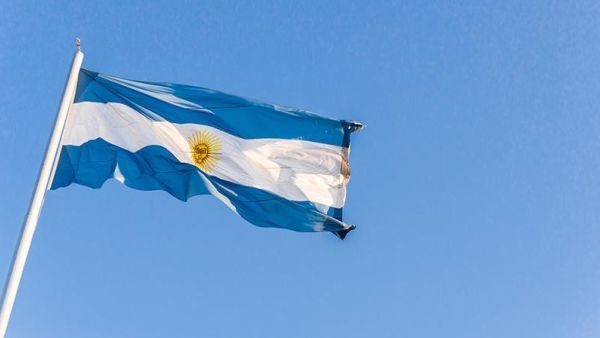 الأرجنتين تتحفّظ على طائرة فنزويلية تقل إيرانيين