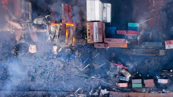 حريق بمستودع في بنغلاديش