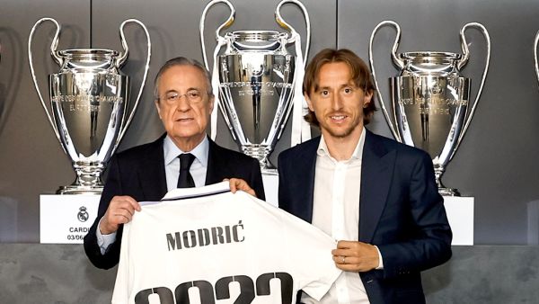 مودريتش مستمر مع ريال مدريد حتى صيف عام 2023 (المصدر: حساب ريال مدريد الرسمي على تويتر)