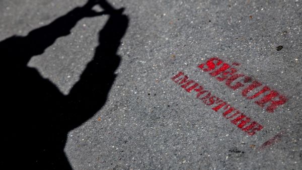 French health professionals strike against staff shortage