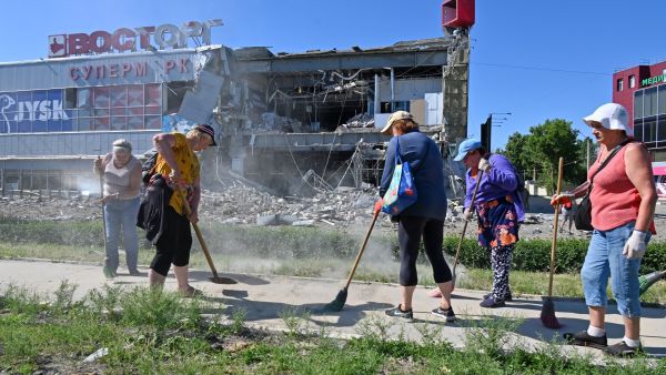 Missile hits shopping center in Ukraine's Kharkiv city