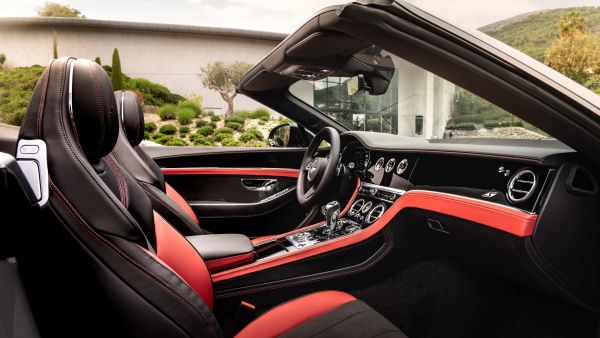 عائلة S الجديدة لطرازات Continental GT وGTC  -  تميّزٌ أكثر فرادة