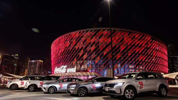 كيا تقدم سيارات جولة كأس العالم التي تنظمها كوكا كولا بالشرق الأوسط
