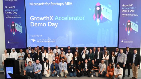 مايكروسوفت للشركات الناشئة تحتفل بالشراكة مع »مكتب أبوظبي للاستثمار«  بتخريج الدفعة الثانية من برنامج GrowthX Accelerator'' "