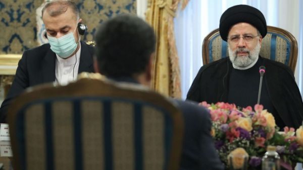 إيران ليست مكانا للديكتاتورية، والشعب الإيراني يريد حكومة وطنية وشعبية