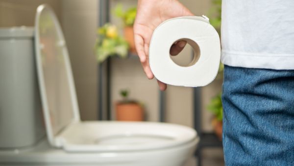 كيفية علاج الإسهال عندما تكون مصاب بكوفيد-19  كيفية علاج الإسهال عندما تكون مصاب بكوفيد-19