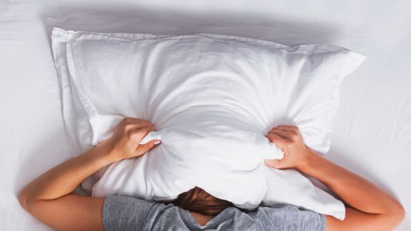أسباب آلام الرأس من الخلف وطرق العلاج