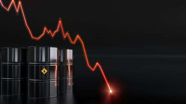Oil Prices Slip on Fears of Recession, Weak Demand Outlook